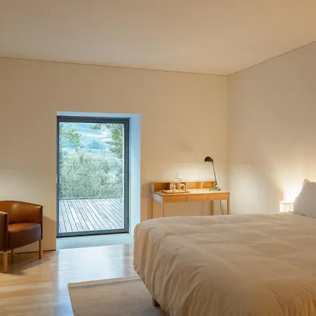 Quinta Do Outeiro 1598 Farm stay Ponte da Barca